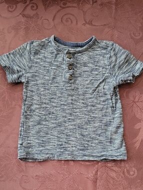 Old Navy Heathered Blue Short Sleeve Henley Tee